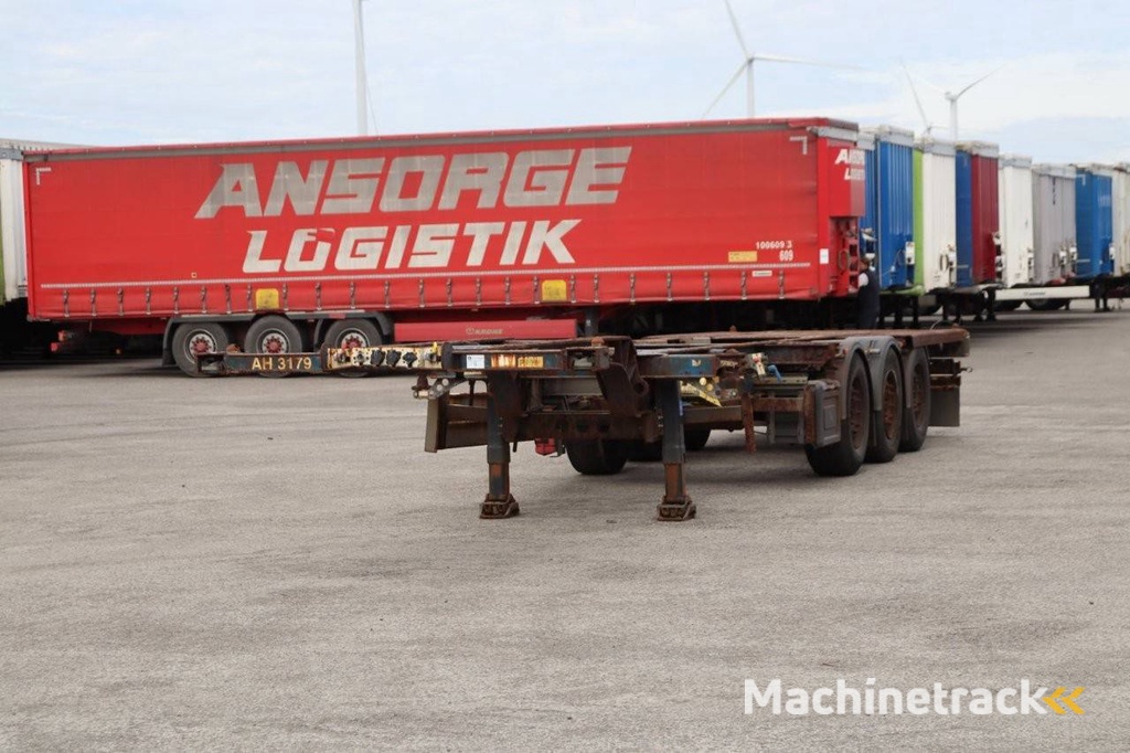 Container chassis Schmitz Cargobull SGF*S3 2013