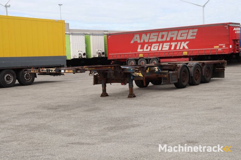 Container chassis Schmitz Cargobull SGF*S3 2013