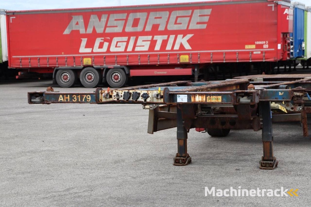 Container chassis Schmitz Cargobull SGF*S3 2013