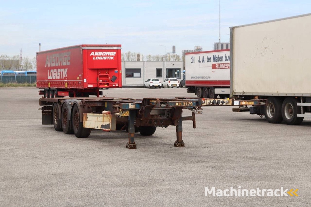 Container chassis Schmitz Cargobull SGF*S3 2013