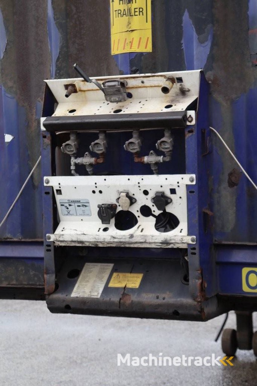 Krone SD 2015 sliding tarpaulin trailer