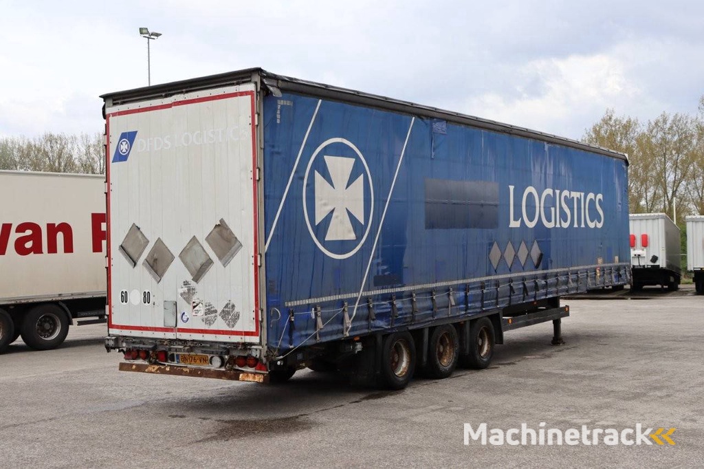 Schmitz Cargobull SCB*S3T 2013 sliding tarpaulin trailer