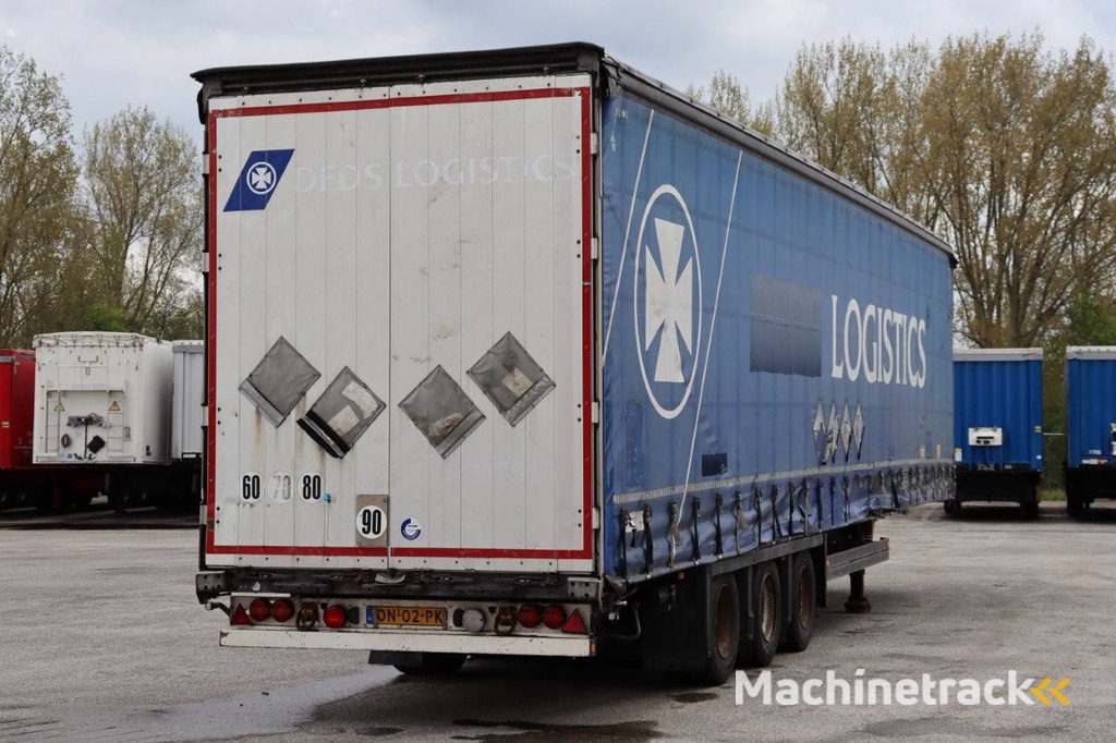 Schmitz Cargobull SCB*S3T 2013 sliding tarpaulin trailer