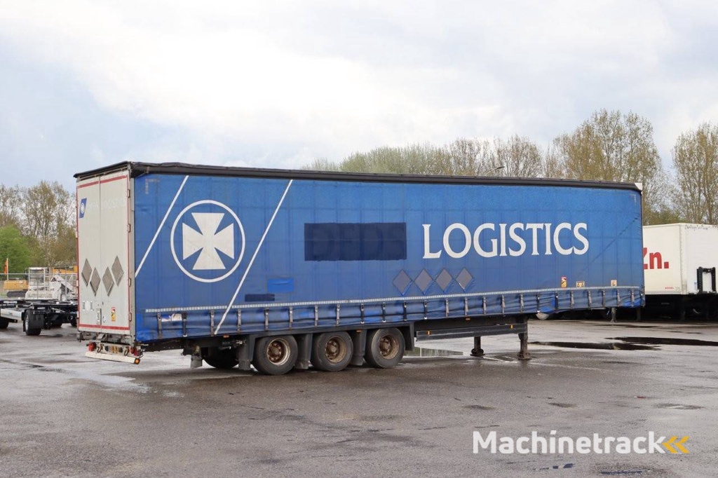 Schmitz Cargobull SCB*S3T 2013 sliding tarpaulin trailer