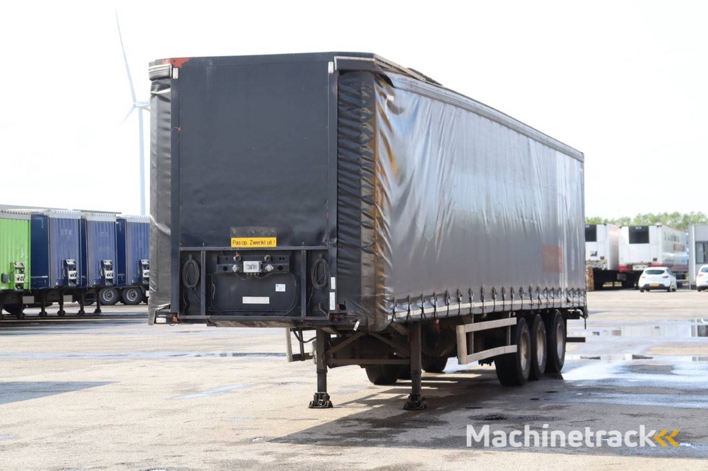Curtainsider trailer Pacton THD 339 1997