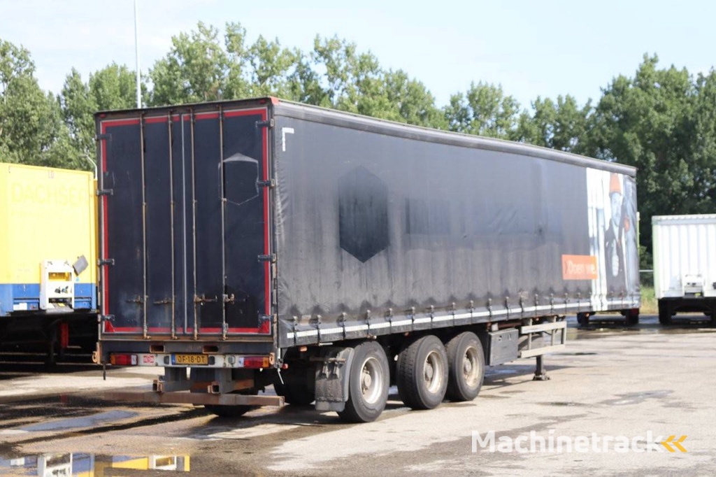 Curtainsider trailer Pacton THD 339 1997