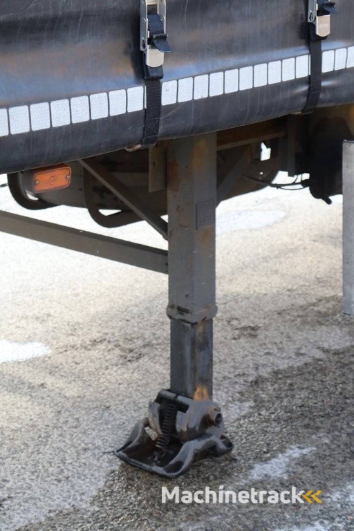 Curtainsider trailer Pacton THD 339 1997