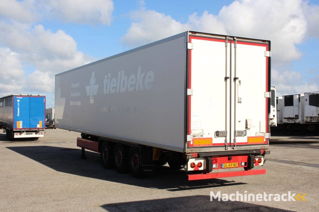 Geschlossener Anhänger Krone SD 2010