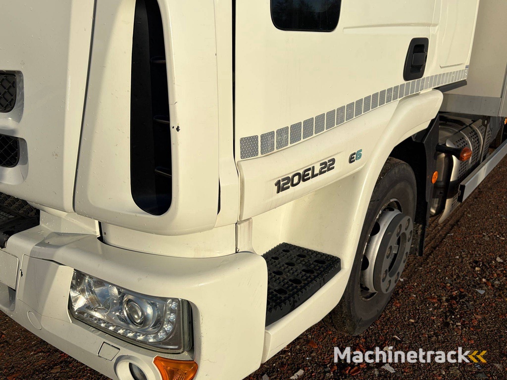 Bestelwagen Iveco 120EL Diesel 221pk 2015
