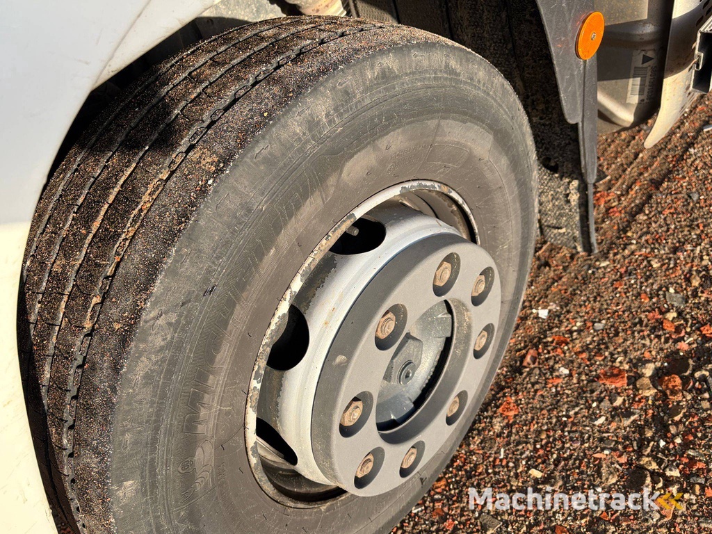 Bestelwagen Iveco 120EL Diesel 221pk 2015