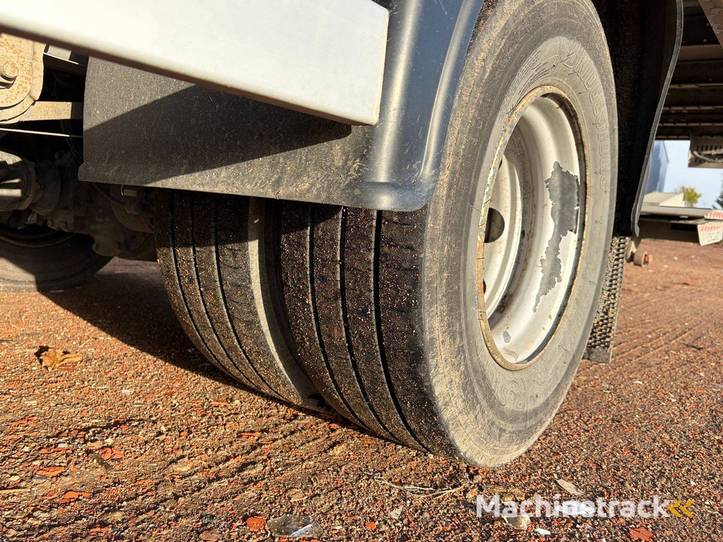 Bestelwagen Iveco 120EL Diesel 221pk 2015