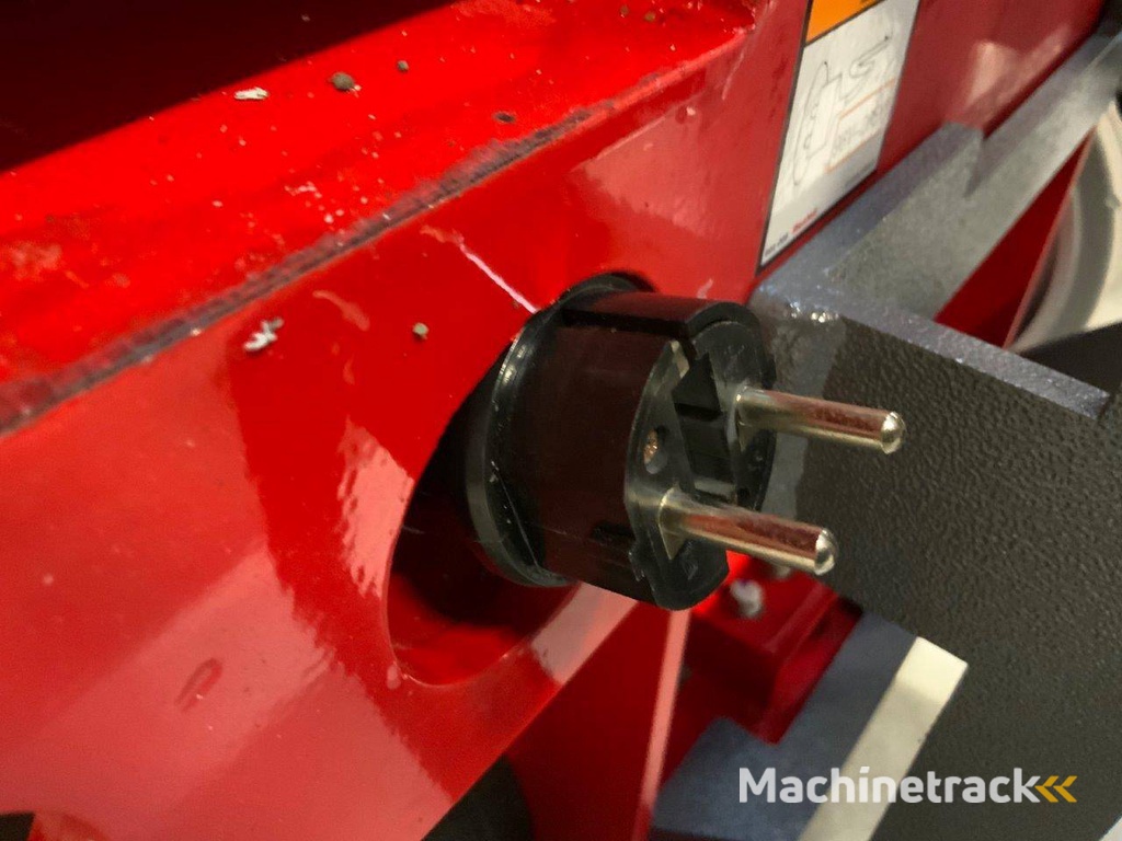 Schaarhoogwerker Mantall XE80N Elektrisch 230kg 7.8m 2023 Nieuw