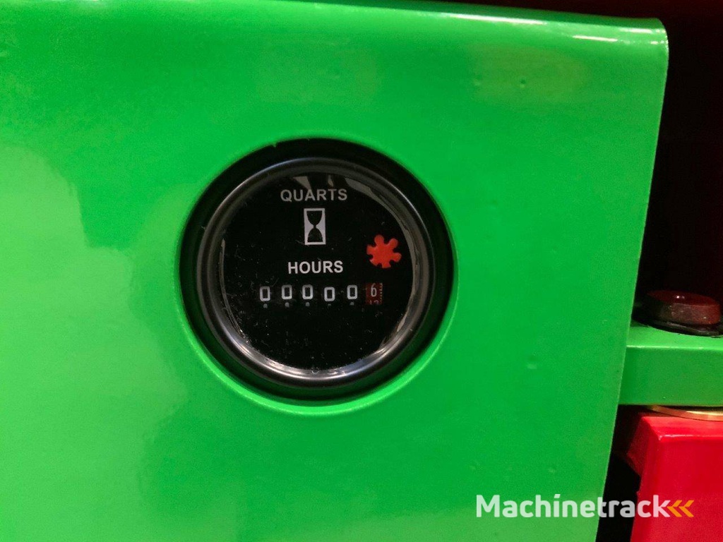 Schaarhoogwerker Mantall XE80N Elektrisch 230kg 7.8m 2023 Nieuw