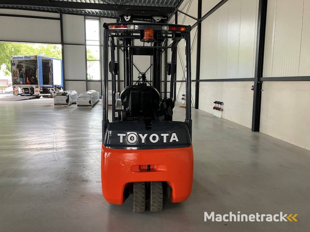 Forklift Toyota 8FBET20 Electric 2000kg 5.0m 2014