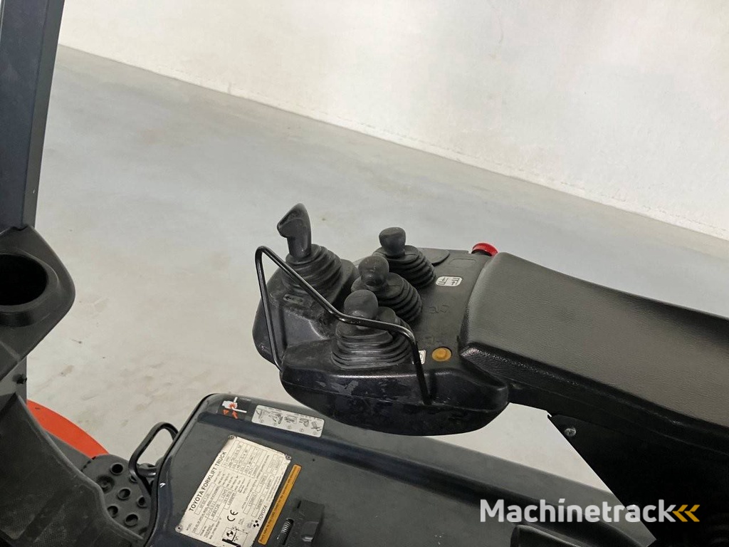 Forklift Toyota 8FBET20 Electric 2000kg 5.0m 2014