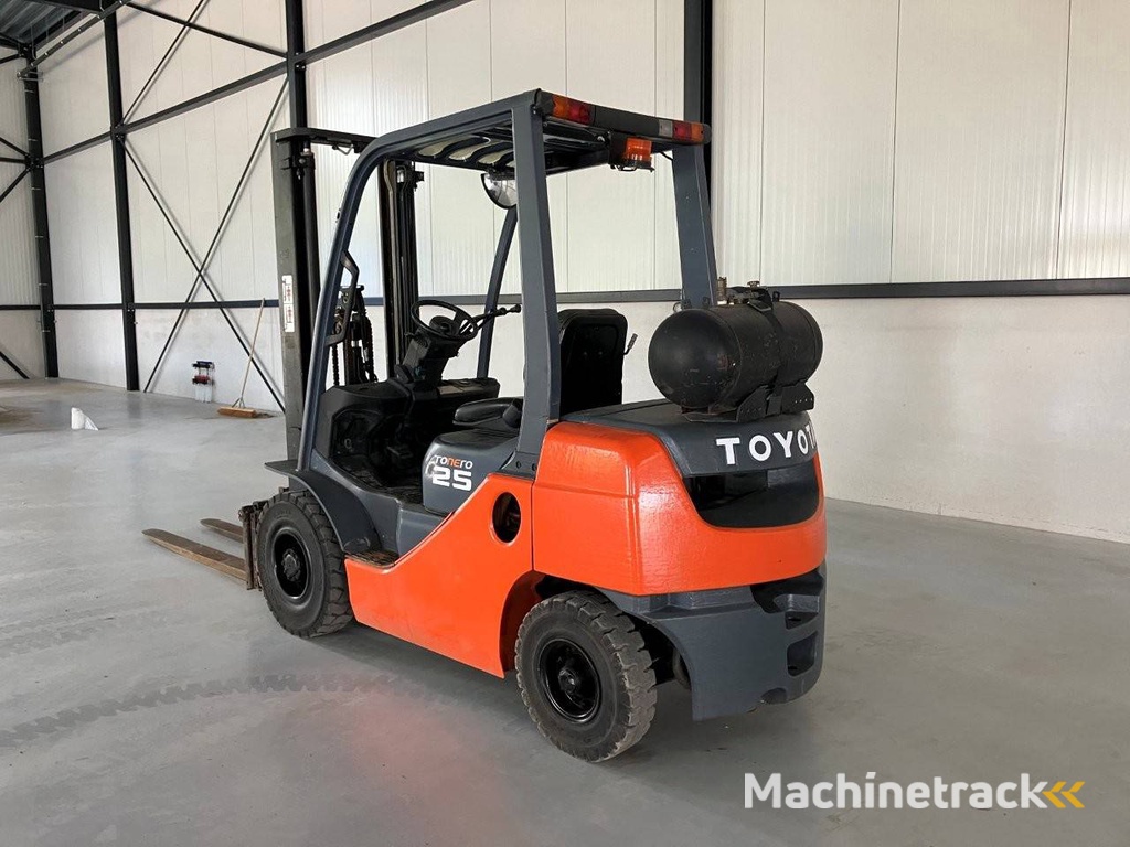 Heftruck Toyota 02-8FGF25 LPG 2500kg 4.7m 2017