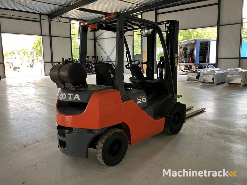 Heftruck Toyota 02-8FGF25 LPG 2500kg 4.7m 2017