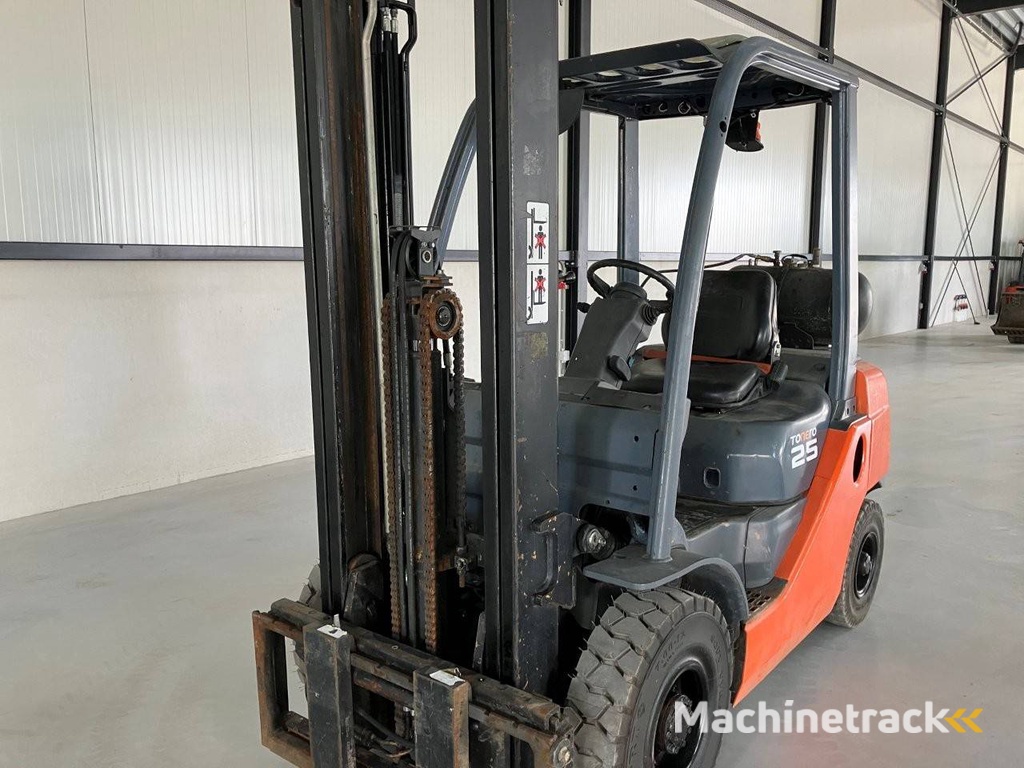 Heftruck Toyota 02-8FGF25 LPG 2500kg 4.7m 2017