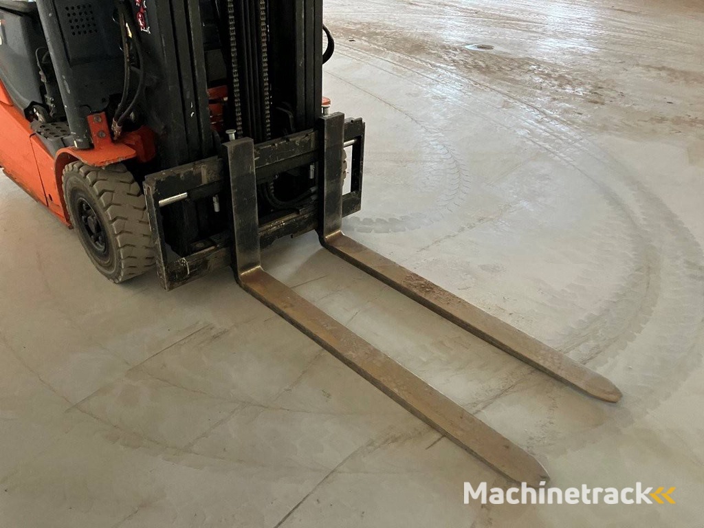 Forklift Toyota 8FBET15 Electric 1380kg 5.0m 2015