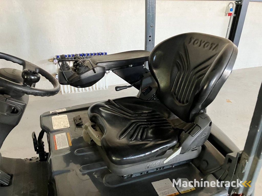 Forklift Toyota 8FBET15 Electric 1380kg 5.0m 2015