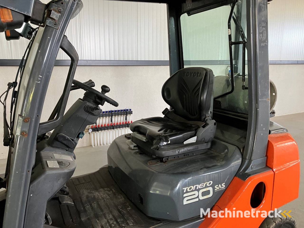 Heftruck Toyota 02-8FGF20 LPG 2000kg 4.3m 2013