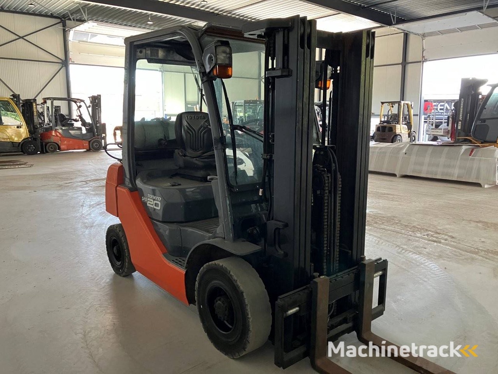 Heftruck Toyota 02-8FGF20 LPG 2000kg 4.3m 2013