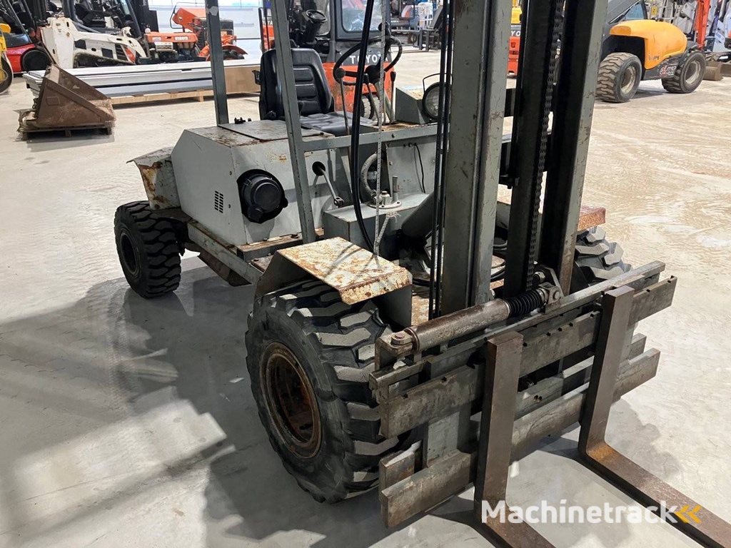 Ruw-terreinheftruck Ausa CE-11 Diesel