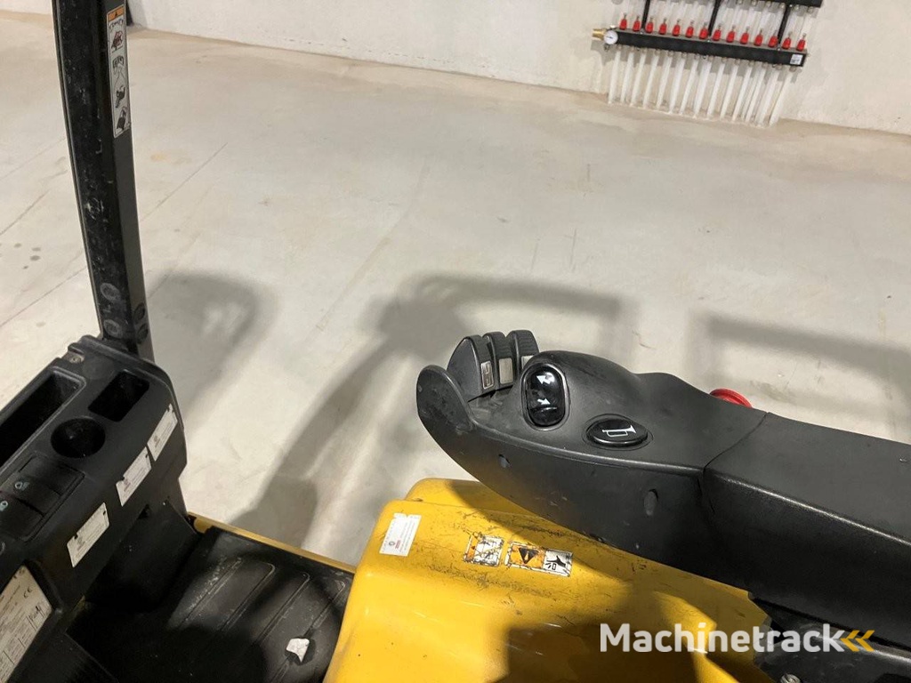 Forklift Yale ERP18VT LWB E2030 Electric 1760kg 4.6m 2015