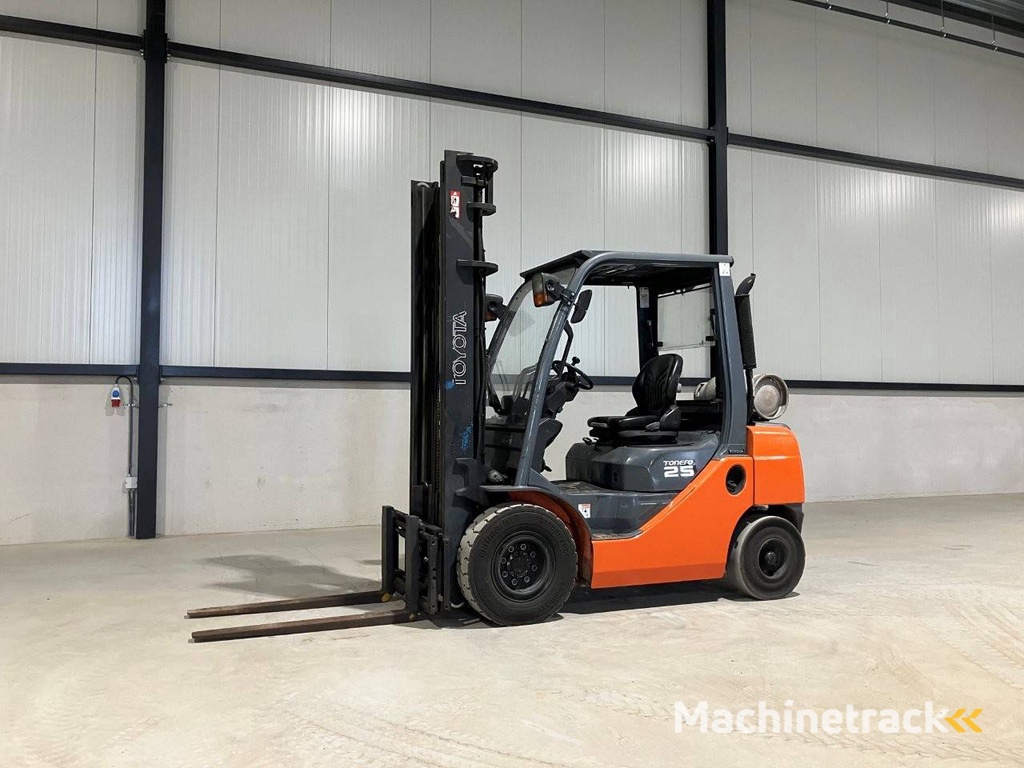 Heftruck Toyota 02-8FG25 LPG 2500kg 4.0m 2008