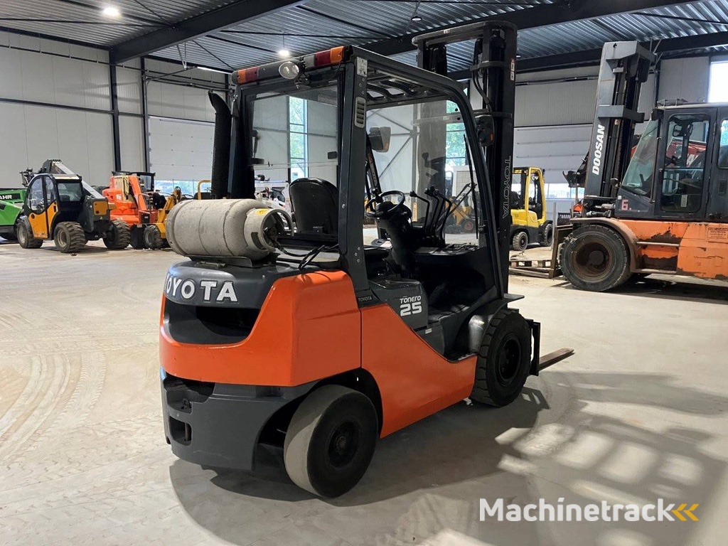 Heftruck Toyota 02-8FG25 LPG 2500kg 4.0m 2008