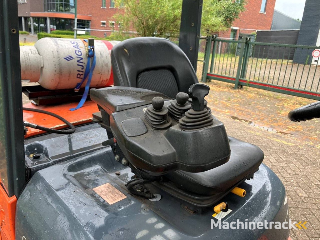 Heftruck Toyota 02-7FGF30 LPG 3000kg 5.5m 2005