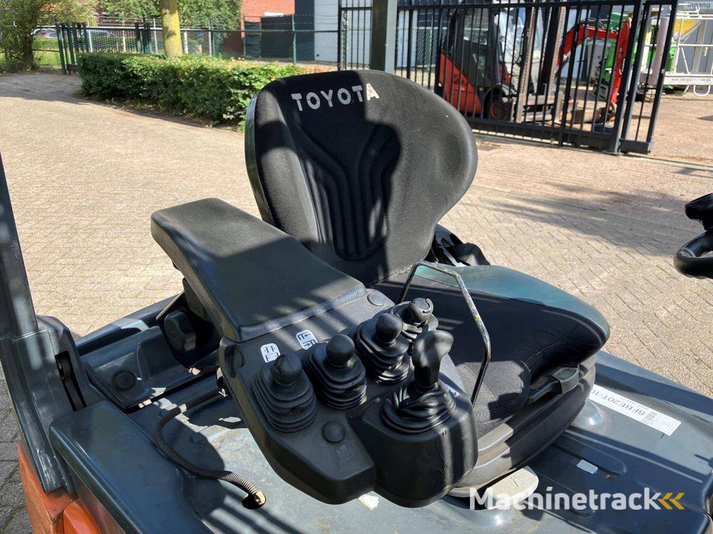 Toyota 8FBR20T Electric Forklift 2000kg