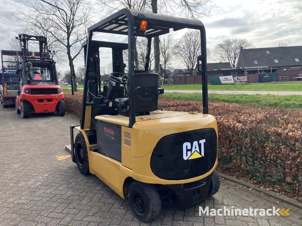 Forklift Caterpillar EP30K Electric 3000kg 4.7m 2009
