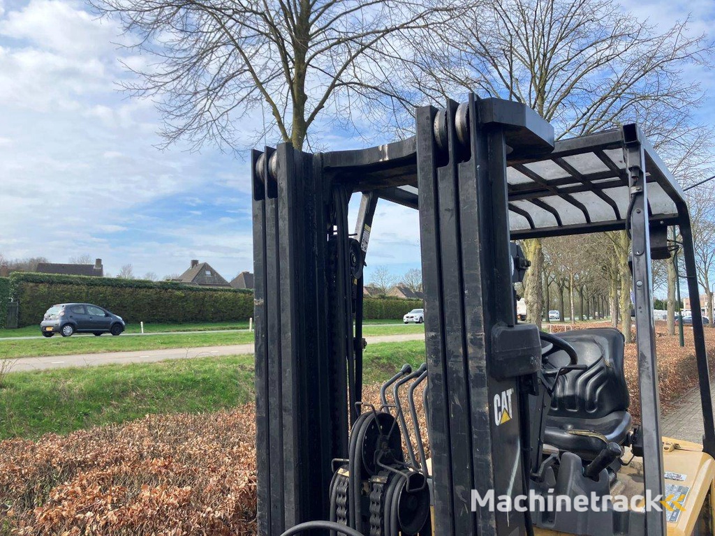 Forklift Caterpillar EP30K Electric 3000kg 4.7m 2009