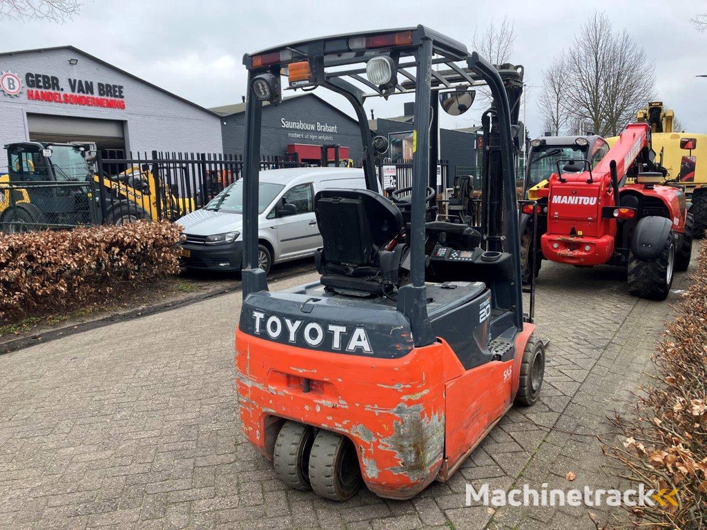 Toyota 8FBE20T Electric Forklift 2000kg