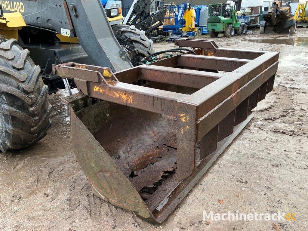 Verreiker New Holland LM410 Diesel 6000mm 2003