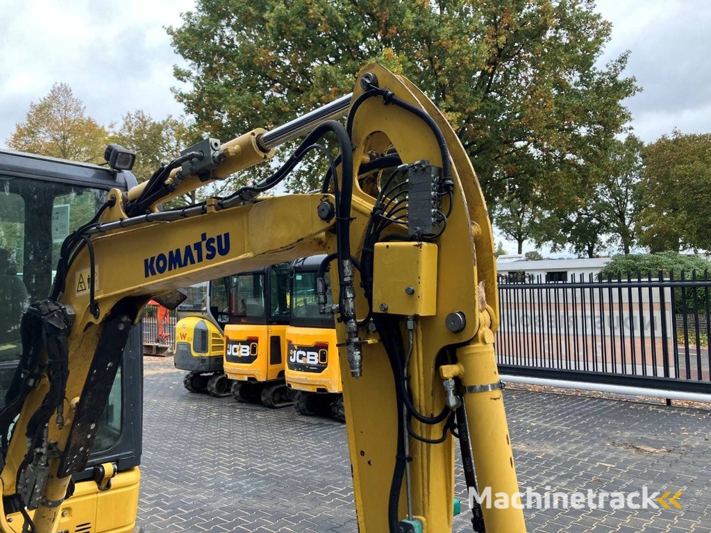 Rupsgraafmachine Komatsu PC26MR-3 Diesel 2015