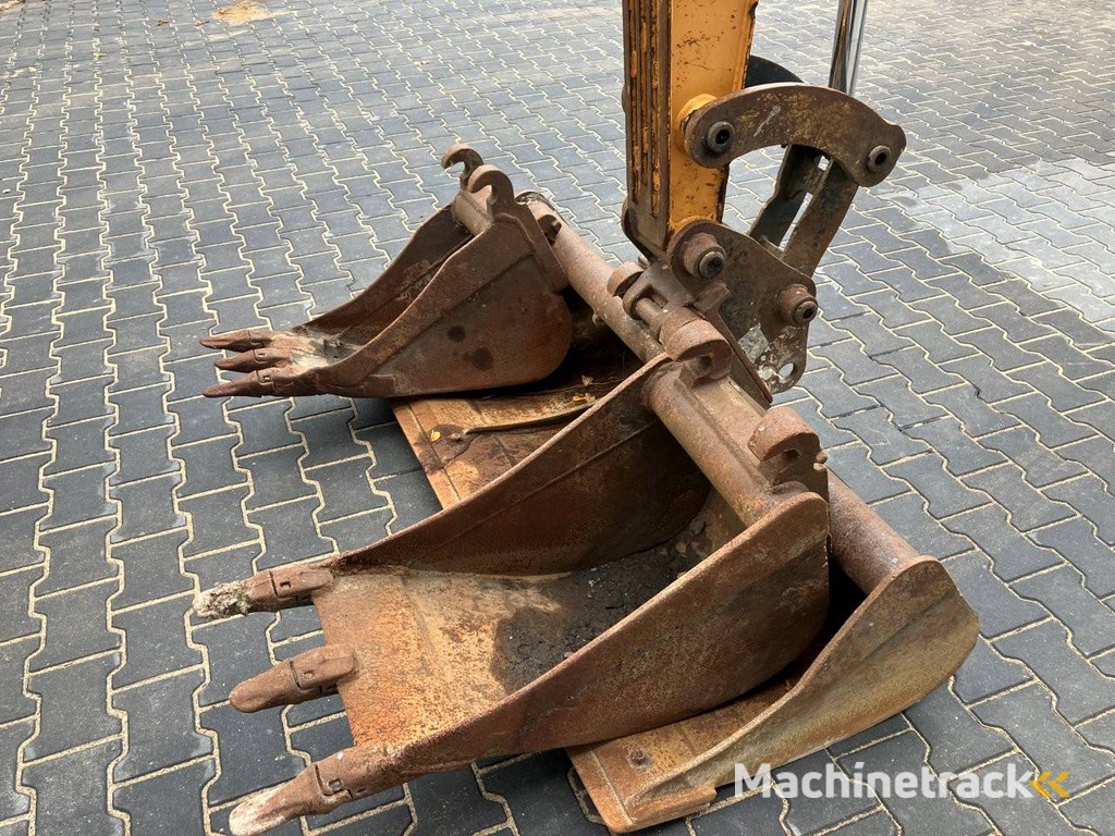 Rupsgraafmachine Hyundai Robex 60CR-9A Diesel 2015