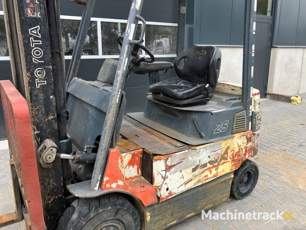 Forklift Toyota 7FBMF25 Electric 2500kg 3.7m 2005