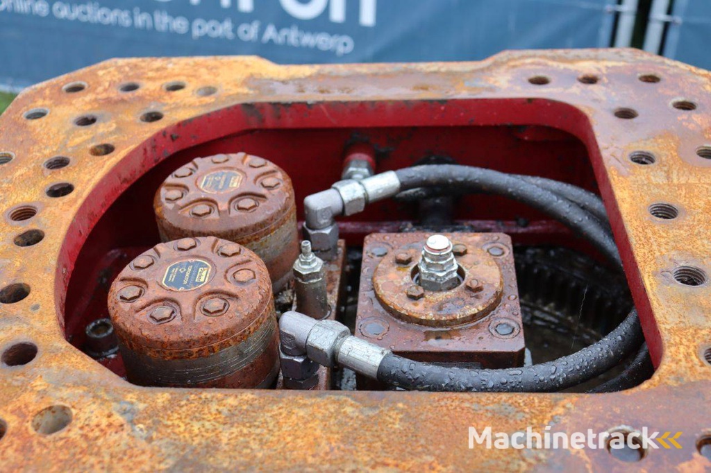 Sorting grab Demarec DRG 28 DN 2014