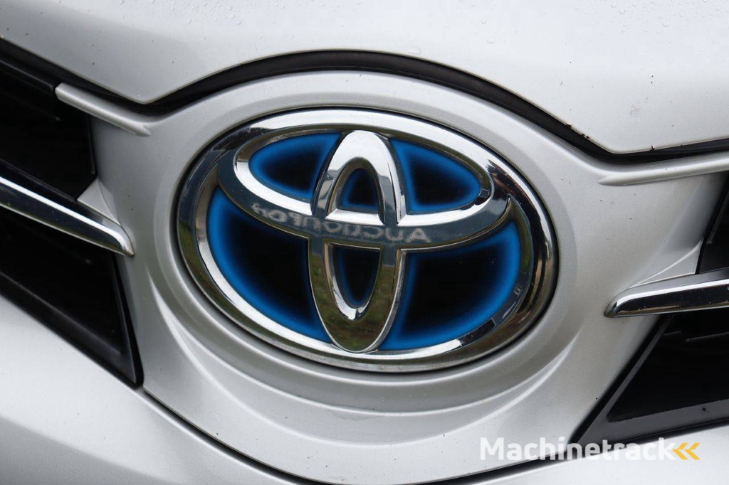 Toyota Auris Elektro+Benzin 99 PS 2013