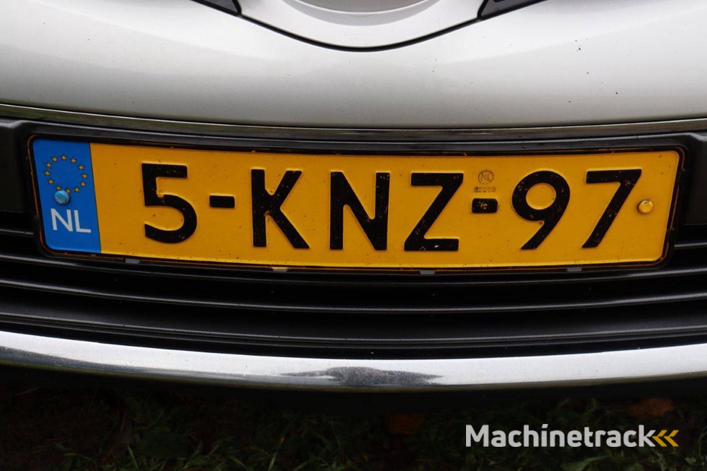 Toyota Auris Elektro+Benzin 99 PS 2013