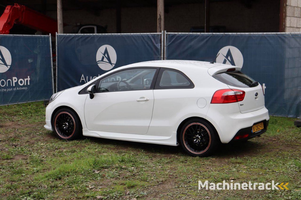 Kia RIO Petrol 86hp 2012