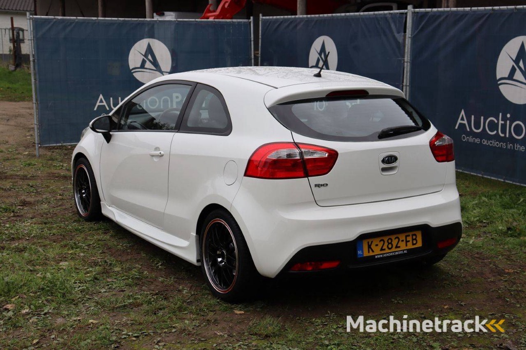 Kia RIO Petrol 86hp 2012
