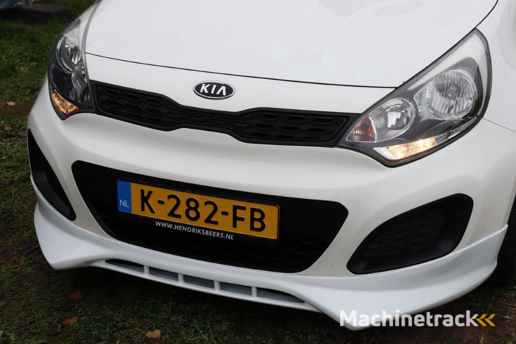 Kia RIO Petrol 86hp 2012