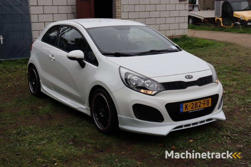 Kia RIO Petrol 86hp 2012