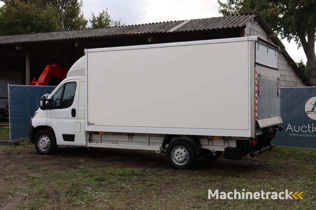 Bakwagen Vrachtwagen Peugeot BOXER Diesel 165pk 2021