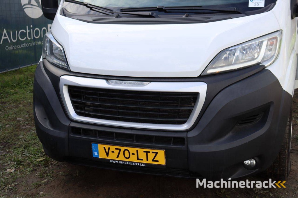 Bakwagen Vrachtwagen Peugeot BOXER Diesel 165pk 2021
