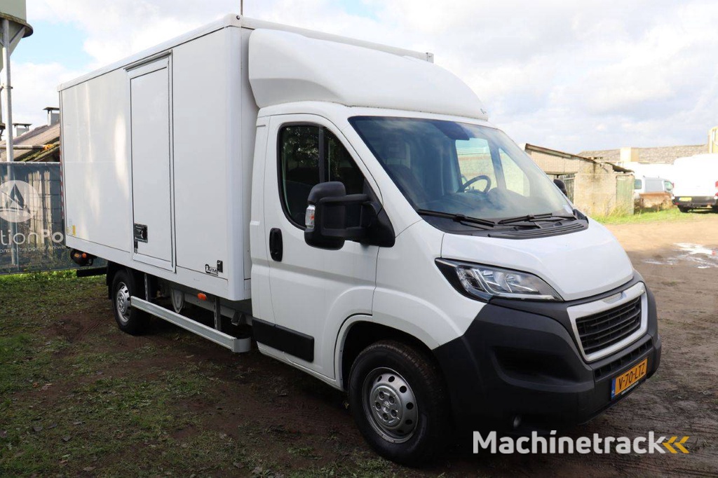 Bakwagen Vrachtwagen Peugeot BOXER Diesel 165pk 2021