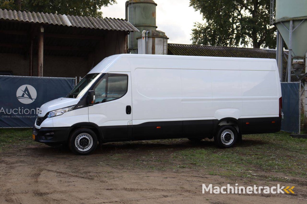 Bestelwagen Iveco Daily van; Model Type: TS35SC2AA Diesel 2007